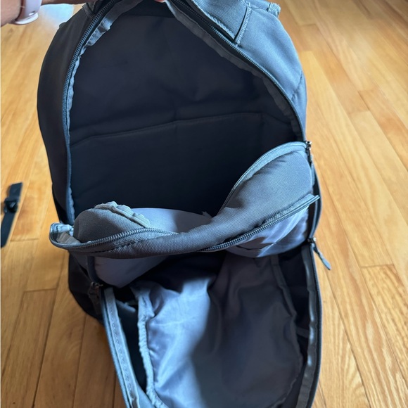 Under Armour Backpack - Picture 7 of 7